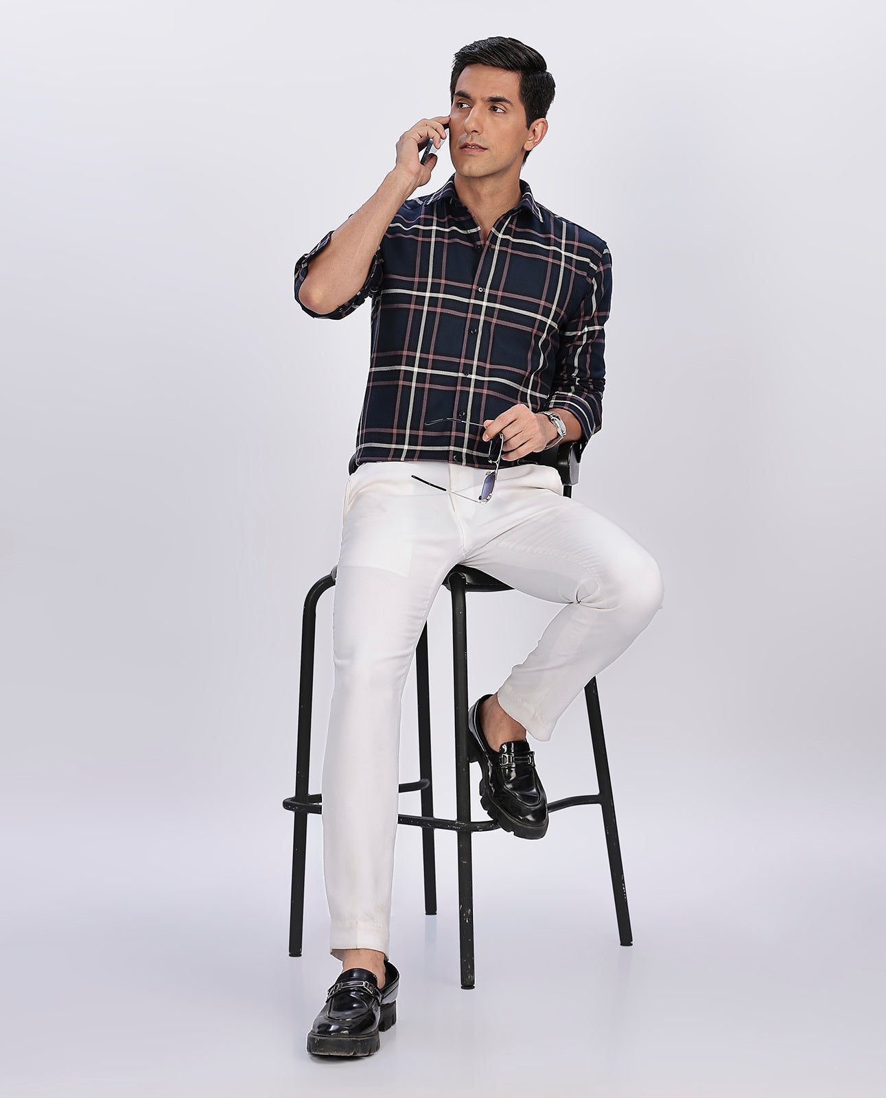 Men's Navy Blue Brushed Checks Regular Fit Shirt - Goamen